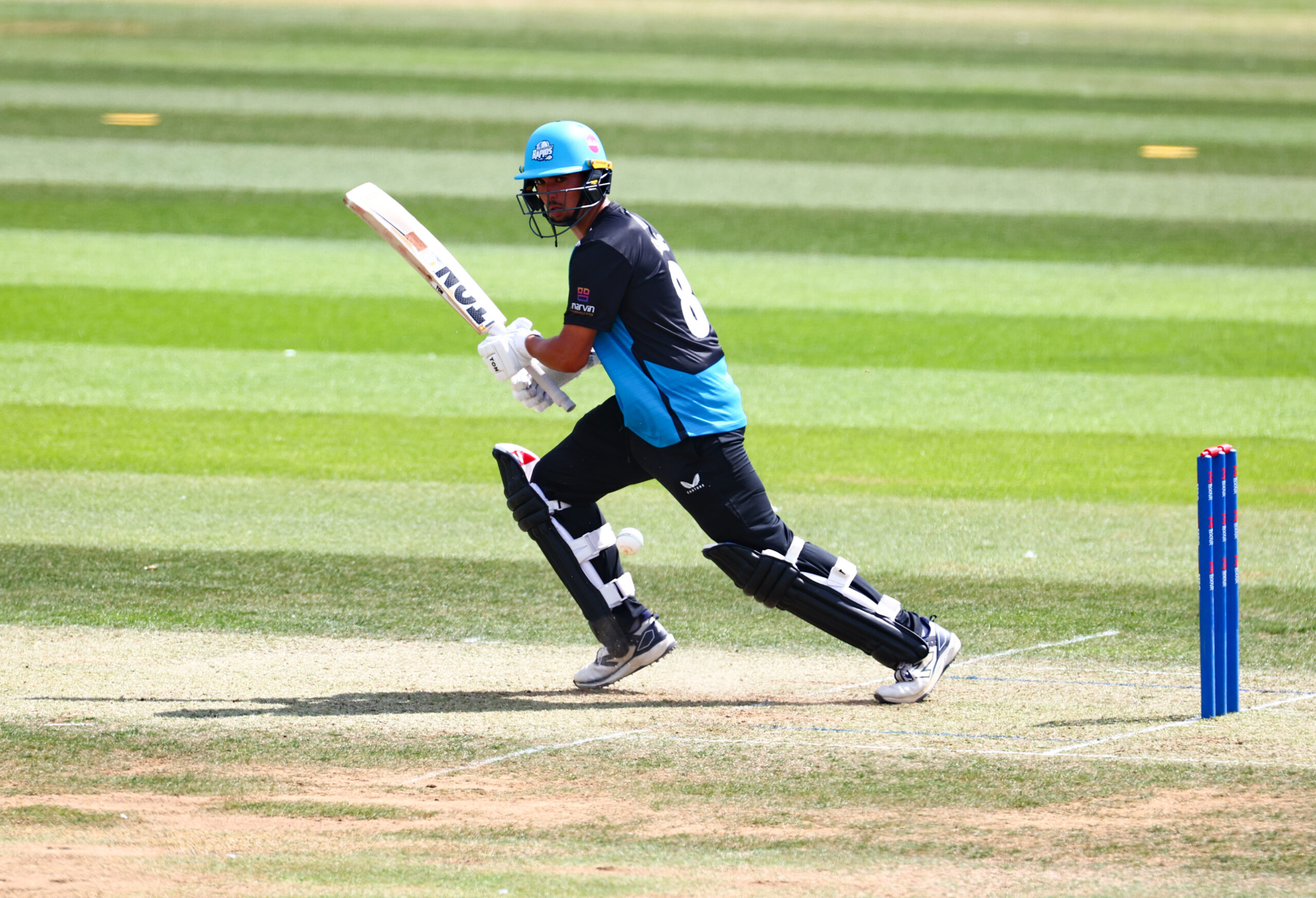 ちーすけちーすけ Isaac and Brookes lead the charge as Worcestershire secure first